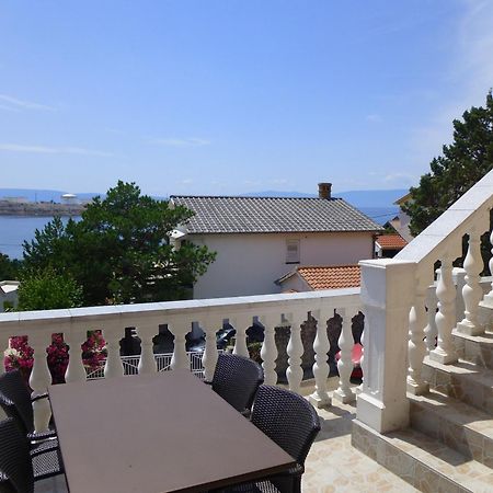 Apartments Villa Rosmarin Omišalj Εξωτερικό φωτογραφία