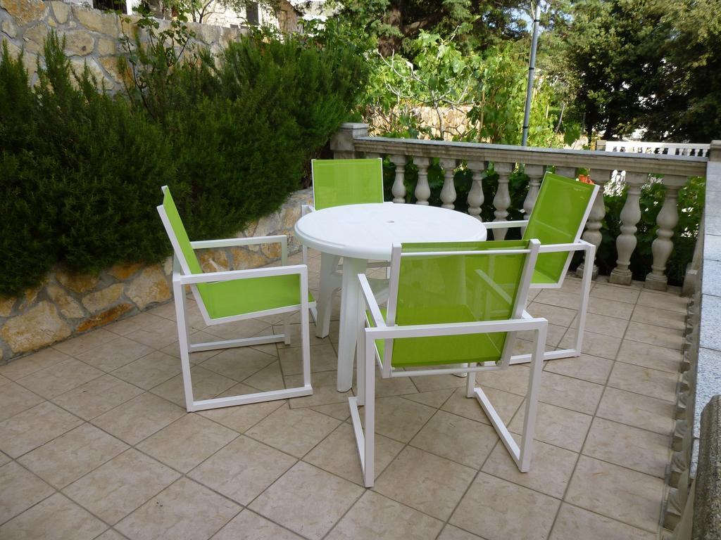 Apartments Villa Rosmarin Omišalj Δωμάτιο φωτογραφία