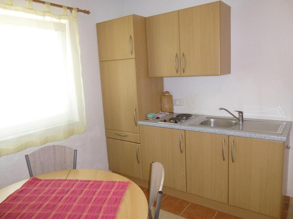 Apartments Villa Rosmarin Omišalj Εξωτερικό φωτογραφία