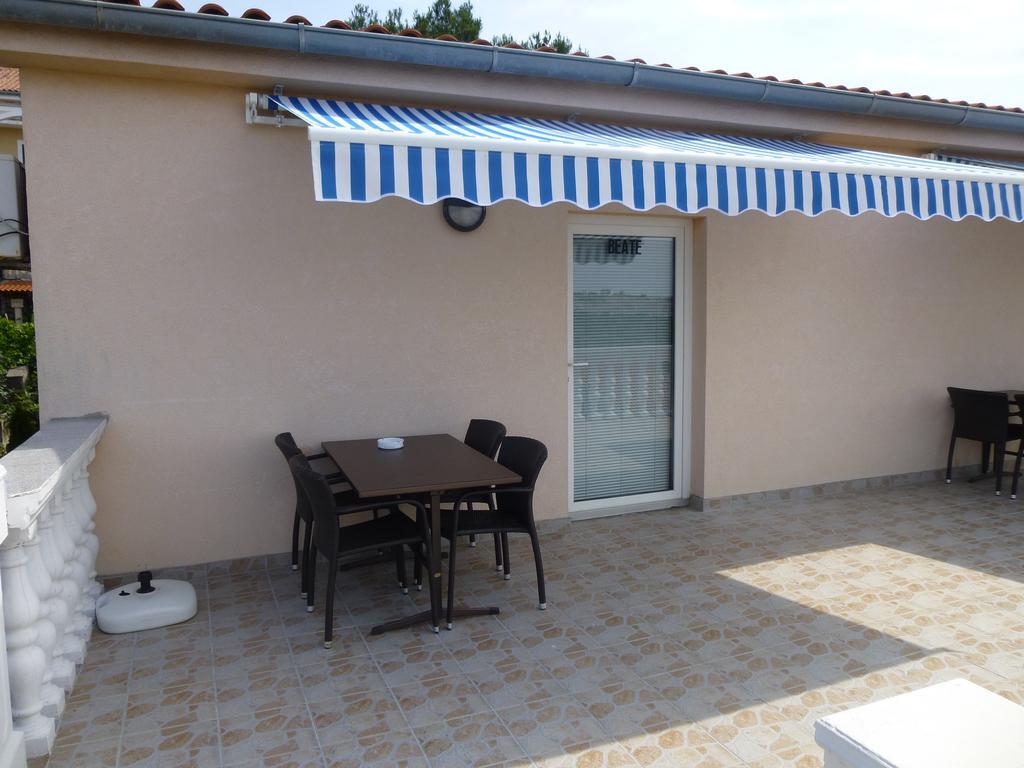 Apartments Villa Rosmarin Omišalj Εξωτερικό φωτογραφία