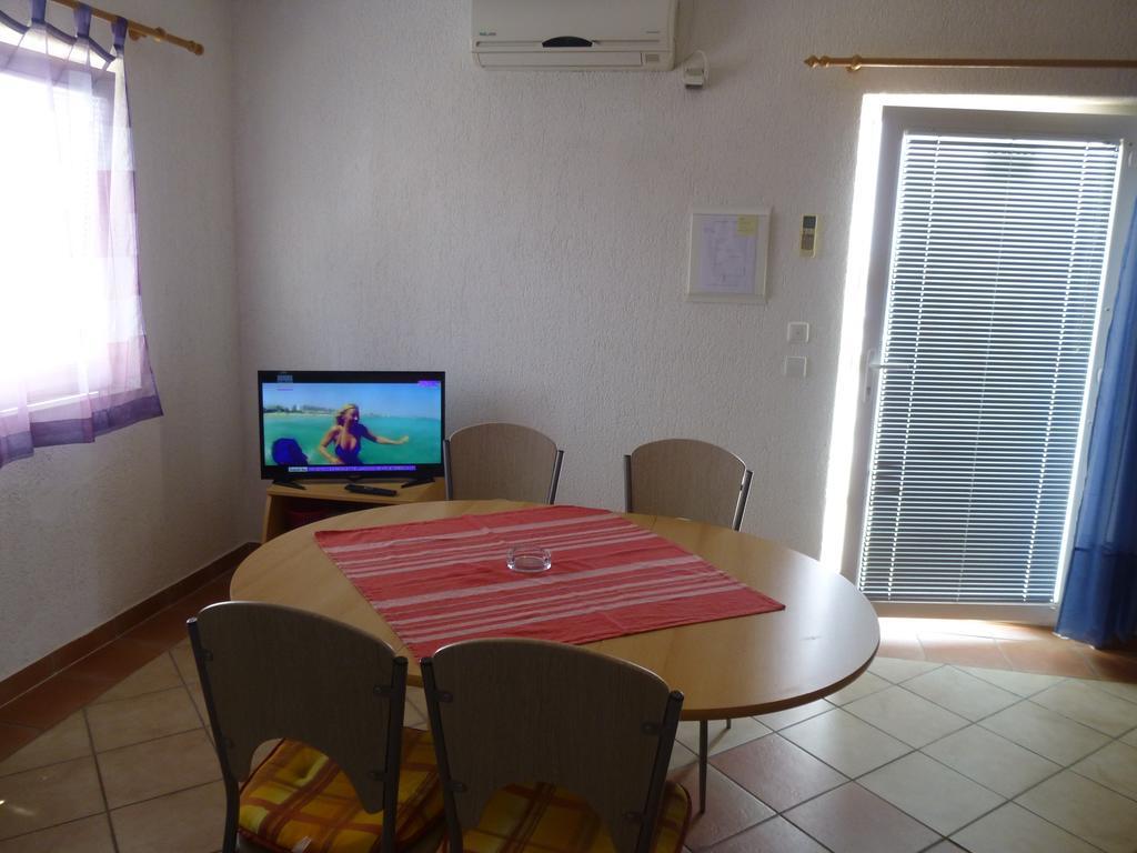 Apartments Villa Rosmarin Omišalj Εξωτερικό φωτογραφία