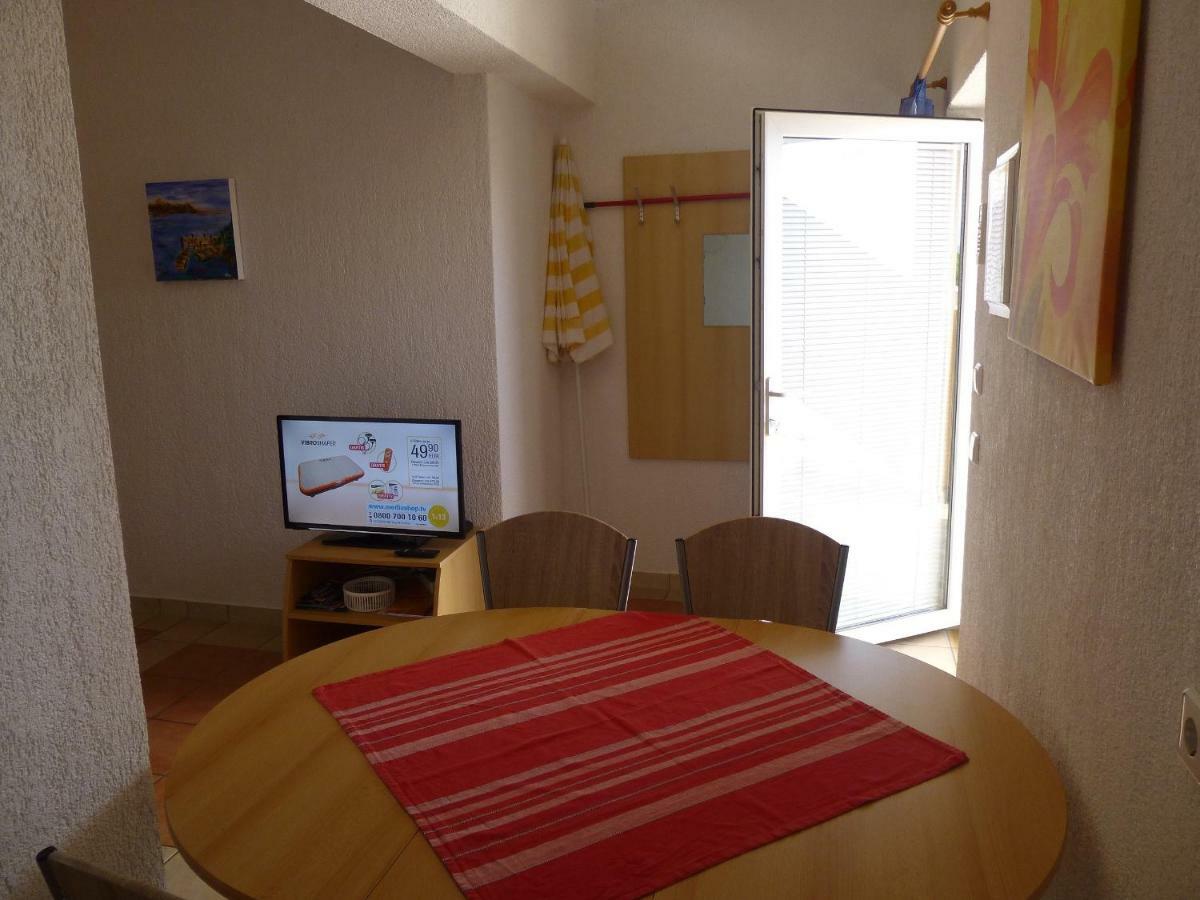 Apartments Villa Rosmarin Omišalj Εξωτερικό φωτογραφία