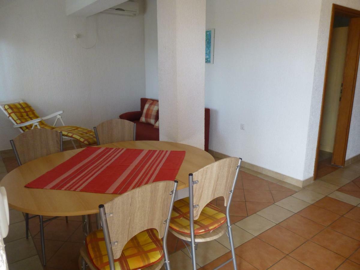 Apartments Villa Rosmarin Omišalj Εξωτερικό φωτογραφία