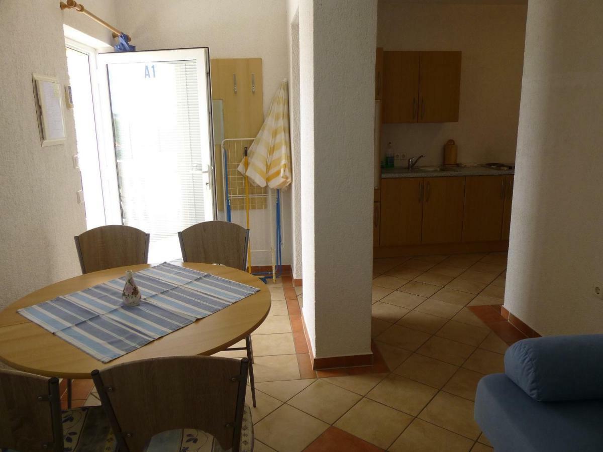 Apartments Villa Rosmarin Omišalj Εξωτερικό φωτογραφία
