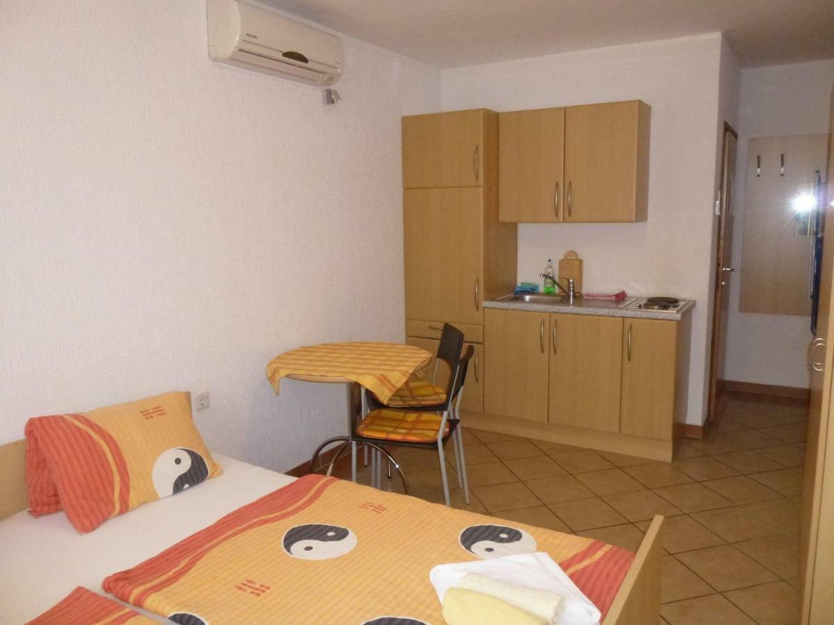Apartments Villa Rosmarin Omišalj Εξωτερικό φωτογραφία